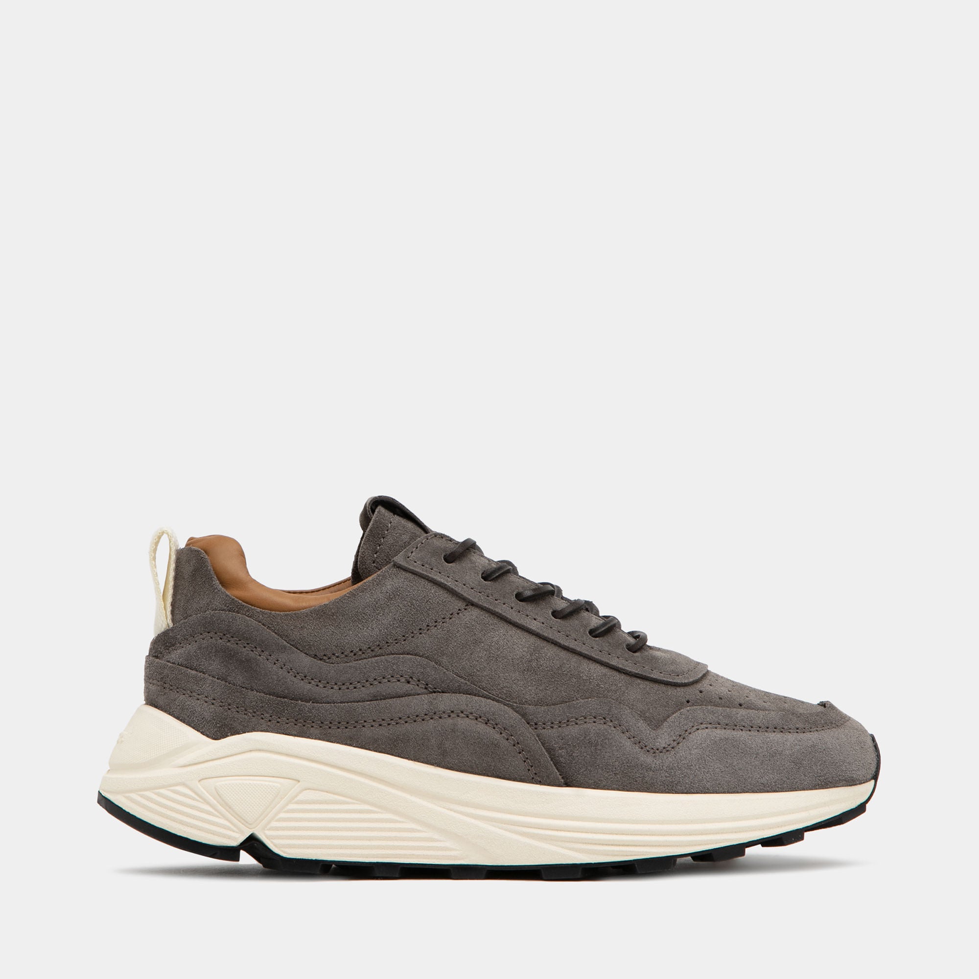 Sneakers stringate con suola spessa