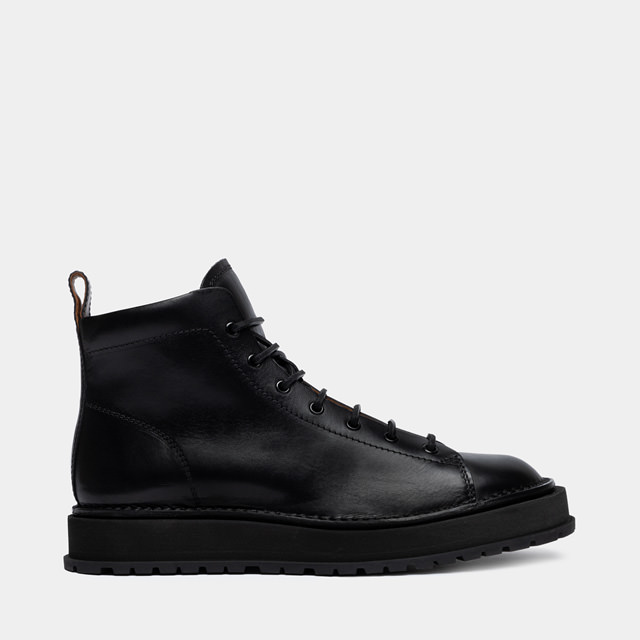 BUTTERO AEDI ANKLE BOOTS IN BLACK LEATHER