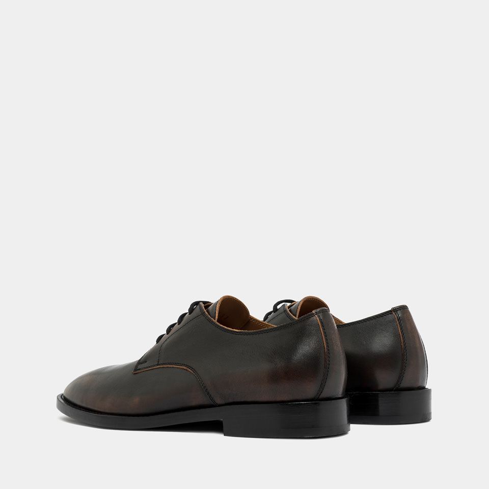 BUTTERO: CHAUSSURE DERBY CASENTINO EN CUIR MARRON VINTAGE