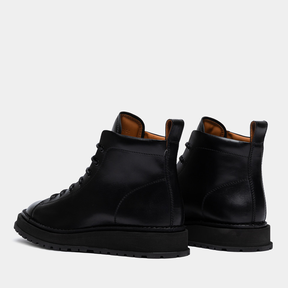 BUTTERO: AEDI ANKLE BOOTS IN BLACK LEATHER